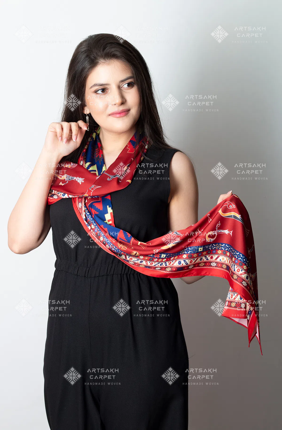 Шелковый шарф с армянскими орнаментами